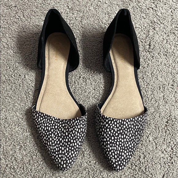 Old Navy Shoes - Old Navy Black and White Spotted Women's Flats 7.5